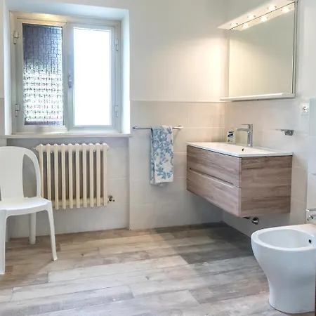 A28 - Poggio, Ampio Trilocale Con Portico