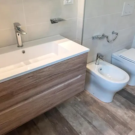 A28 - Poggio, Ampio Trilocale Con Portico *